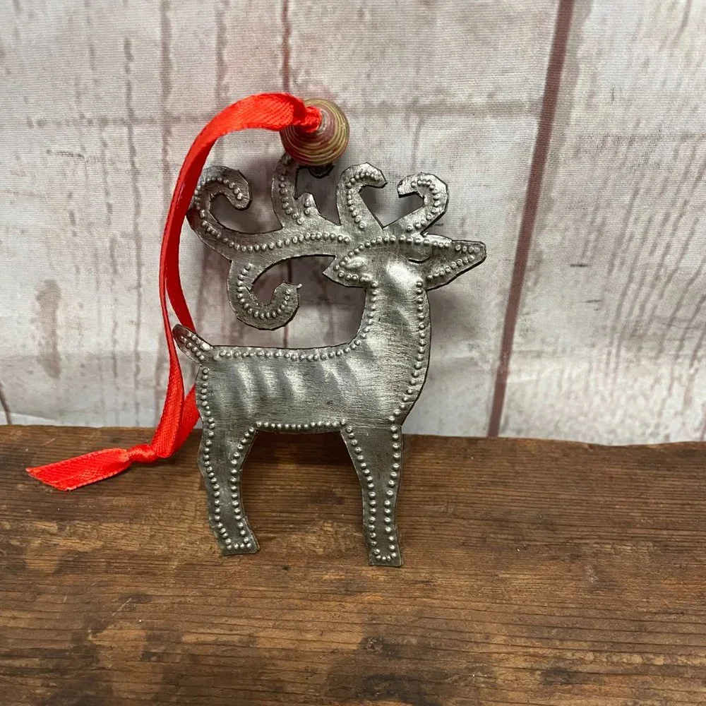 X-Mas ornaments lot of 6 ornaments